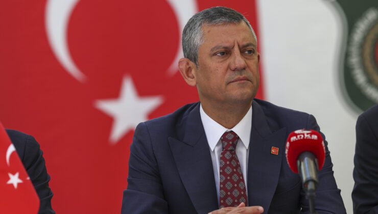 CHP Genel Başkanı Özgür Özel, Gazi ve Şehit Yakınlarıyla Buluştu