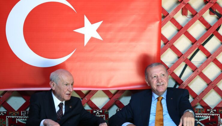 Malazgirt Anmasında Liderler Aynı Karede: Erdoğan ve Bahçeli Ahlat’ta
