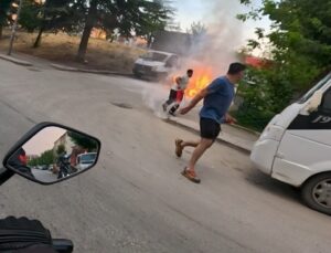 Odunpazarı Gültepe’de Tofaş Marka Araç Alev Alev Yandı