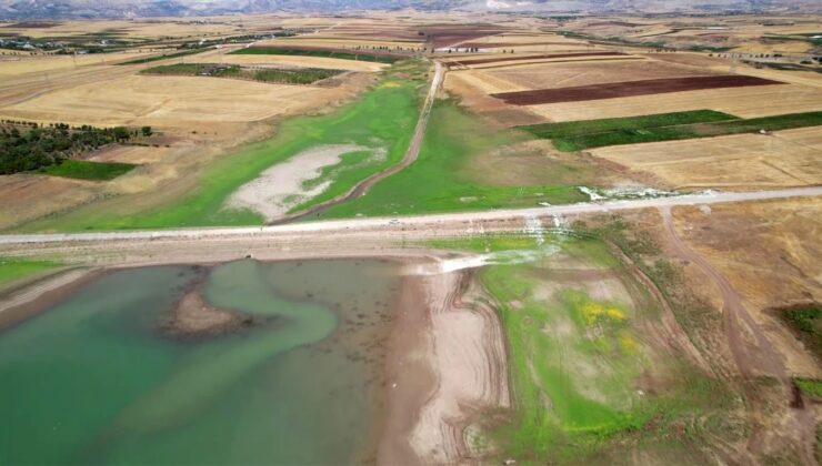 Kuruyan Gölet Yolu Ortaya Çıkardı: Çamgazi Barajı’nda Alarm Veren Su Seviyesi