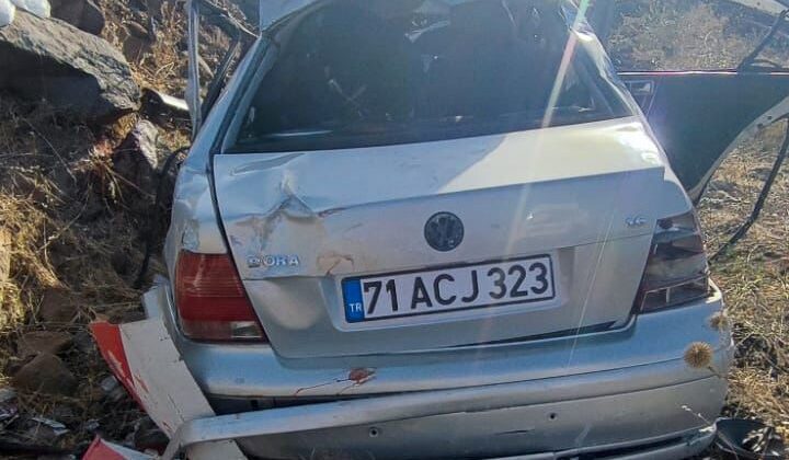 Siverek’te Takla Atan Otomobilde 2 Ölü, 3 Yaralı