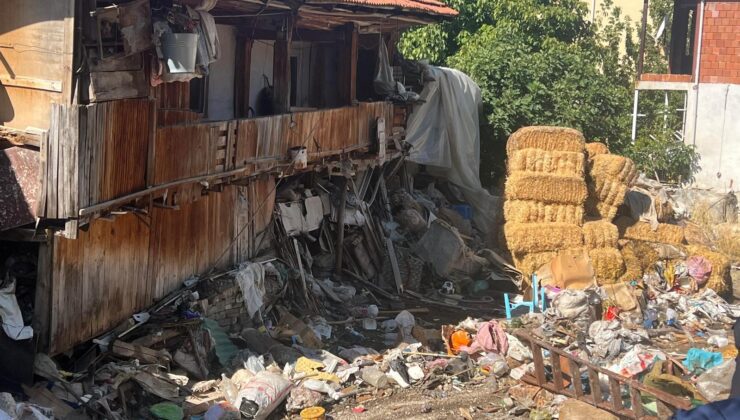 Burdur Bucak’ta Yaşlı Çiftin Evinden 20 Kamyon Çöp Çıkarıldı: Kötü Koku Şikayeti Mahalleyi Tedirgin Etti