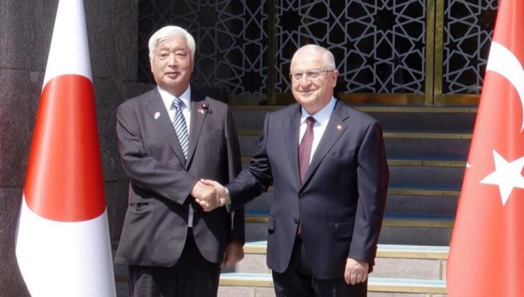 TÜRKİYE’DE JAPONYA SAVUNMA BAKANI GEN NAKATANİ RESMİ TÖRENLE KARŞILANDI