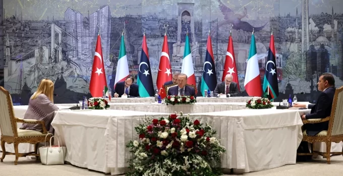 Cumhurbaşkanı Erdoğan, İtalya Başbakanı Meloni ve Libya Başbakanı Dibeybe’yi Türkiye-İtalya-Libya İşbirliği Zirvesi’nde Kabul Etti
