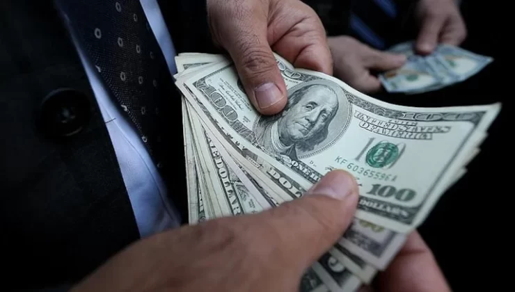 Yatırımcılar Doları Terk Ediyor: Euro ve Avustralya Dolarına Talep Arttı