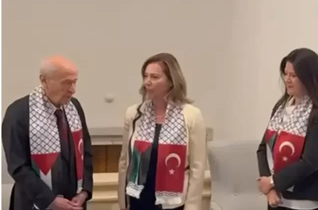 Bahçeli’ye Meclis Kulisinde Yoğun İlgi: “Meclis Sizinle Güzel” Sözleri Dikkat Çekti