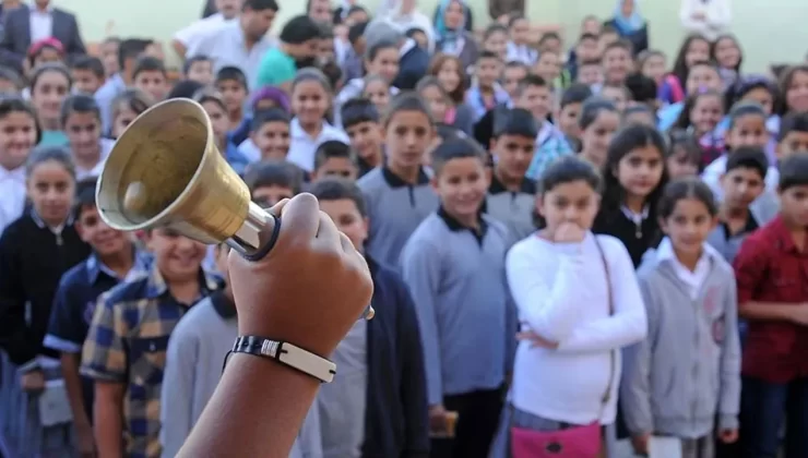 MEB’DEN YENİ DÖNEM KARARLARI: ZİLSİZ OKUL, AİLE YILI VE “YEŞİL VATAN” TEMALI İLK DERS