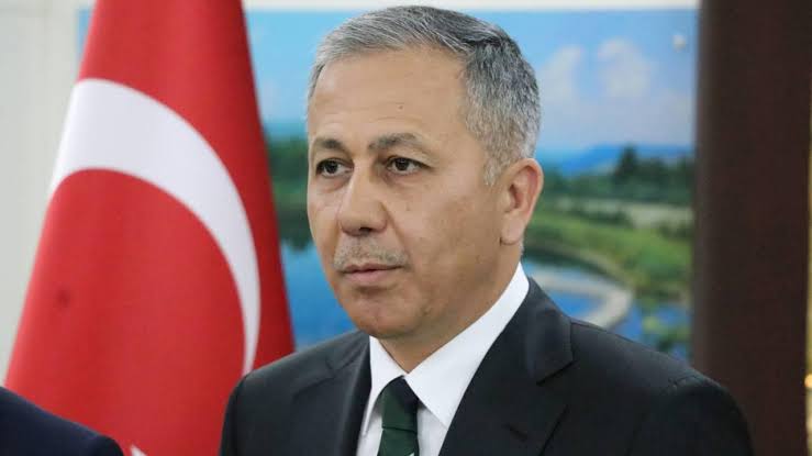 Kırmızı Bültenli Suçlular Türkiye’ye Getirildi: 427 İade, 11 Örgüt Üyesi Yakalandı