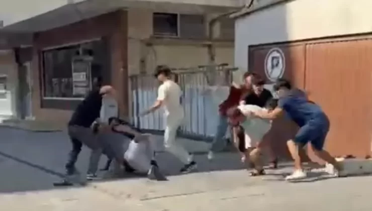 Kayseri’de Sokak Ortasında Taşlı Kavga