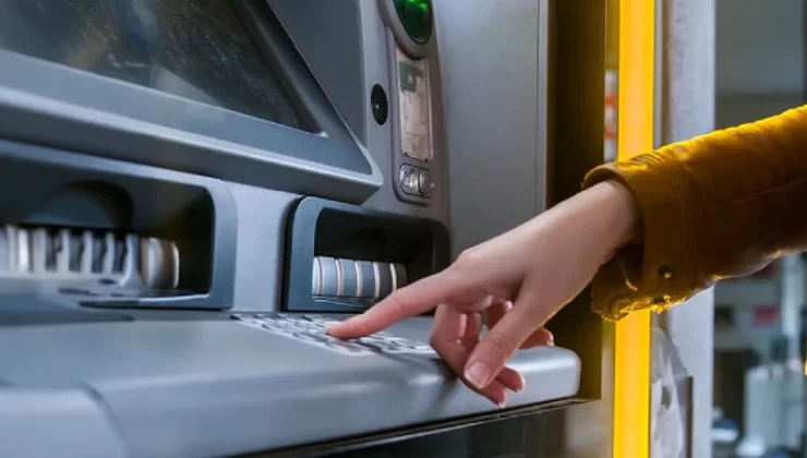 ATM Para Yatırma Limitlerinde Yeni Dönem: Şube Zorunluluğu Geliyor!