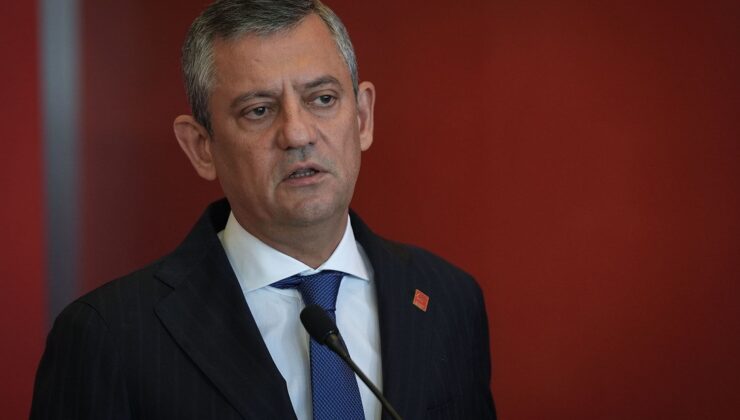 Özgür Özel’den Bayrampaşa Mitinginde Sert Mesaj: “Yarın 12.00’yi Bekleyin, AKP Çöküyor!”