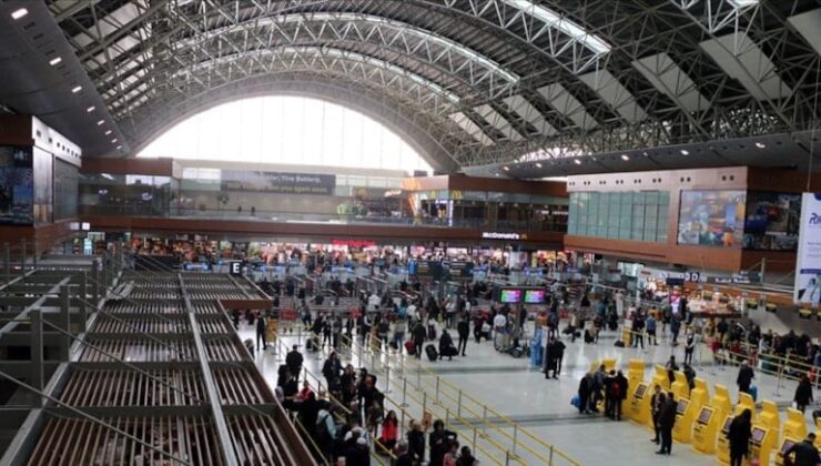 Sındırgı Depremi İstanbul’u Da Etkiledi: Sabiha Gökçen’de Uçuşlar Kısa Süreli Durduruldu