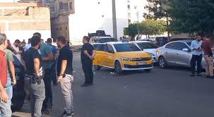DİYARBAKIR’DA ERKEK ŞİDDETİ: BOŞANMA AŞAMASINDAKİ EŞİNE SİLAHLA SALDIRIP İNTİHAR ETTİ