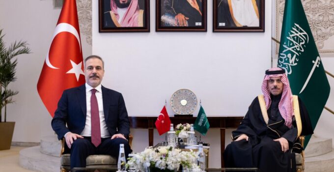Dışişleri’nden Önemli Adım: Fidan, Al Suud ile Görüştü