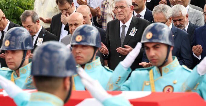Dervişoğlu, Sanayi ve Teknoloji Eski Bakanı Abdulkerim Doğru’nun Cenaze Törenine Katıldı
