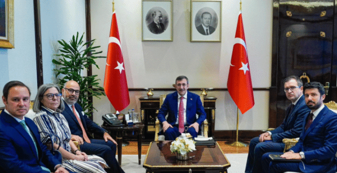 Cumhurbaşkanı Yardımcısı Yılmaz, Portekizli Bakan ile Görüştü