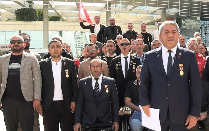 Gazilerden Anlamlı Tepki: “Bu Adaletsizlik Bitene Dek Buradayız”