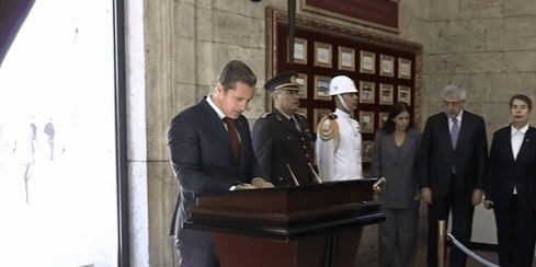 CHP Heyeti Anıtkabir’de: “Barış İçinde Özgür Bir Türkiye Sözü”
