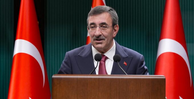 Cumhurbaşkanlığı Vekilliği Cevdet Yılmaz’a Verildi