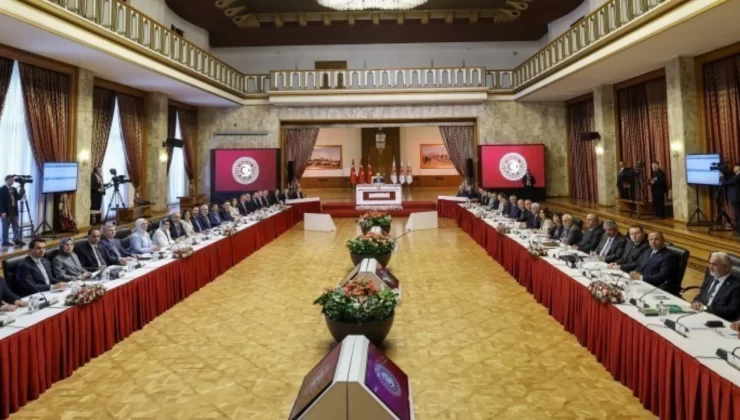 Son Dakika… Açılım Komisyonunda Kriz: DEM Parti Salonu Terk Etti