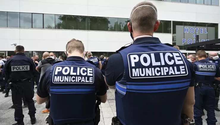 Nice’te silahlı saldırı: 2 ölü, 5 yaralı