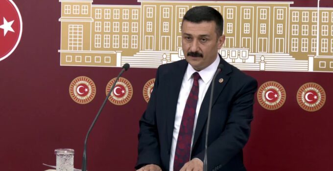 Meclis’te Gerilim: “Slogan Öyle Atılmaz, Böyle Atılır!”