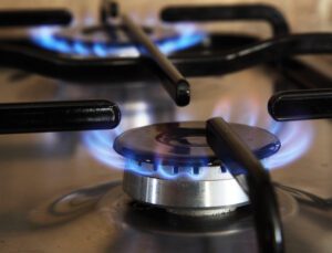 Bakan Bayraktar: Elektrik ve Doğal Gazda Kademeli Fatura Dönemi Başlıyor