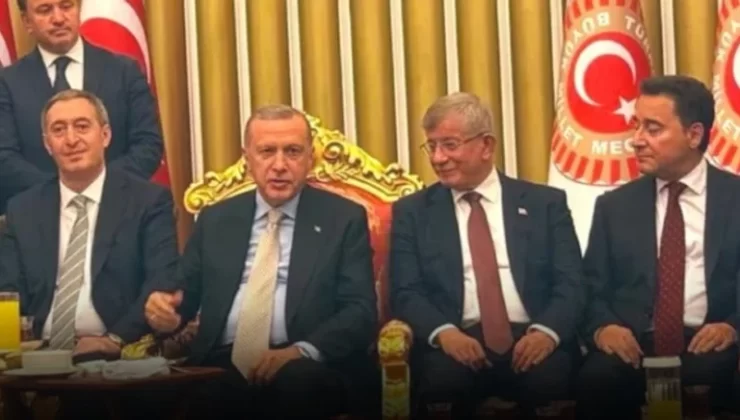 TBMM Açılışında Liderler CHP Hariç Yan Yana: Davutoğlu’nun Neşesi Gözlerden Kaçmadı