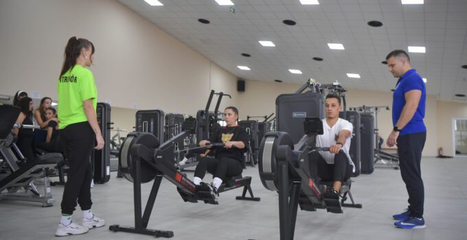 Ankara Büyükşehir Belediyesi (ABB), uzun yıllar atıl durumda kalan Sincan Fatih Yüzme Havuzu’nu tamamlayarak kente kazandırdı