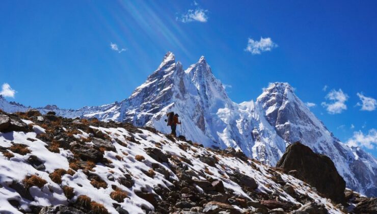 Dağcılar Everest’te Mahsur Kaldı