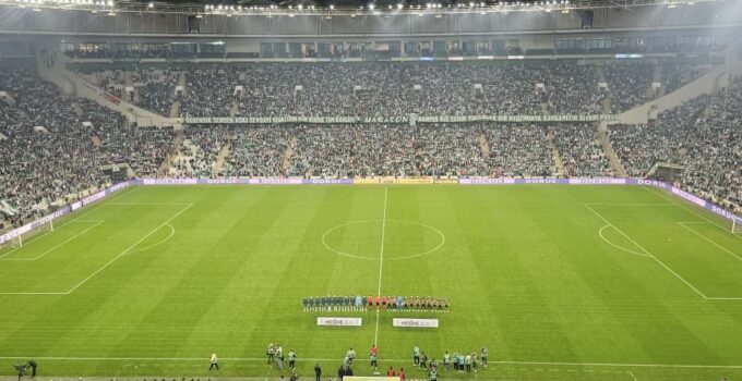 Bursaspor’a Seyircisiz Oynama Cezası