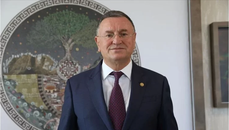 Dr. Memduh Büyükkılıç: “Sohbetin de ekmeğin de keyfini çıkardık”