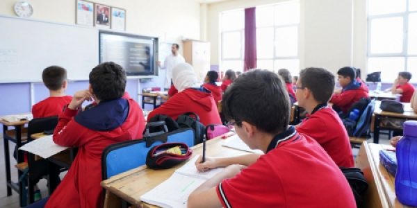 KIZ ORTA OKULLARI YARGIYA TAŞINDI ..