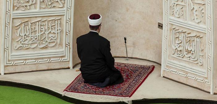 Cemaatini Mitinge Götürmeyen İmama Ceza