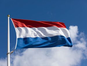 Hollanda Seçimlerinde Şaşırtan Sonuç : Liberaller İlk Sırada