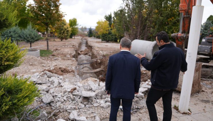 ALPARSLAN TÜRKEŞ PARKI VE ÇEVRESİNDE YAĞMUR SUYU SORUNU ÇÖZÜLÜYOR