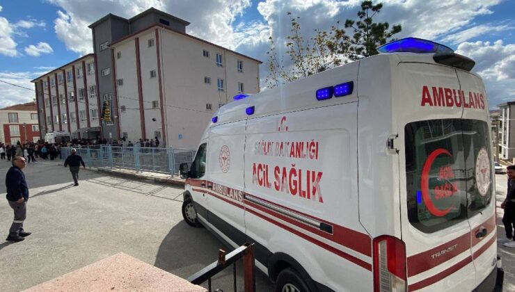 Çorum’da Zehirlenme Paniği: 8 Lise Öğrencisi Tavuk Dönerden Hastanelik Oldu