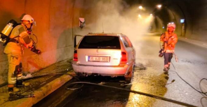 Konak Tünelleri’ndeki Araç Yangınına İtfaiyeden Hızlı Müdahale