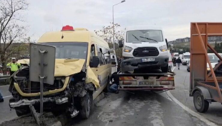 Başakşehir’de 3 Araç Birbirine Girdi: Esenyurt Yolu Kapandı