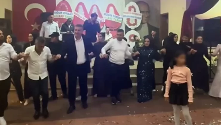 20 Şehidin Olduğu Gün AKP’li Başkanın Halay Görüntüleri Tepki Çekti