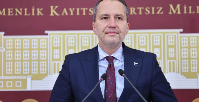 Erbakan’dan İktidara Tepki: “Umre Sizi Kurtarmaz”