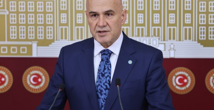 Turhan Çömez’den: “Bu Zehirlenmelerin Sorumlusu Sizsiniz!”