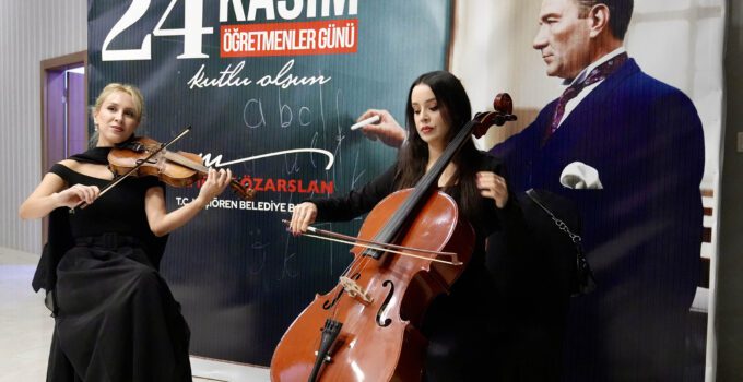 Keçiören Belediyesi’nden 24 Kasım Öğretmenler Günü Etkinliği: Halaylar ve Tiyatroyla Kutlama