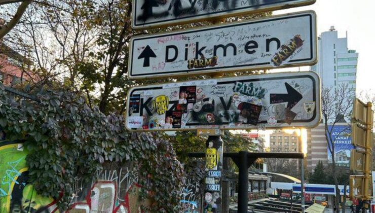 “En Ankara Fotoğrafım” Tabelası Üçüncü Kez Yerine Takıldı