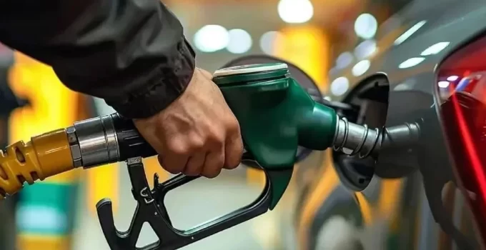 Akaryakıta 2 Lira 7 Kuruş Zam