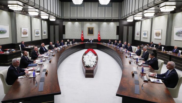KABİNE NELERİ GÖRÜŞECEK? TERÖRSÜZ TÜRKİYE SÜRECİ, DIŞ POLİTİKA VE EKONOMİ MASADA