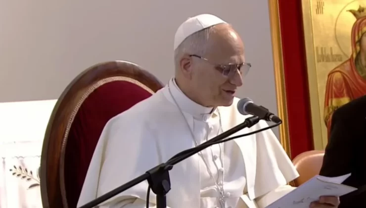 Papa 14. Leo İstanbul’da “Fransız Fakirhanesi”ni Ziyaret Etti