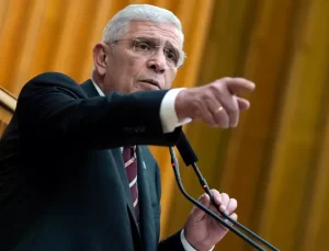 Dervişoğlu’ndan İmralı Ziyaretine Sert Tepki: “Nereye Bakarsan Bak, Terörist Başını Görüyorsun”